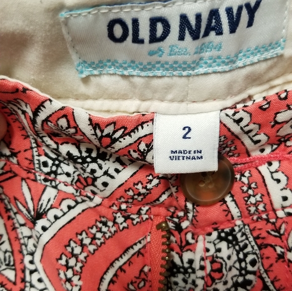 Old Navy shorts - Picture 3 of 3
